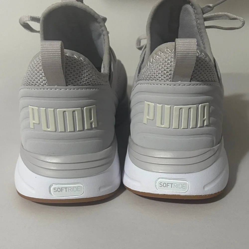 Puma Light Gray Mesh‎ Sneakers